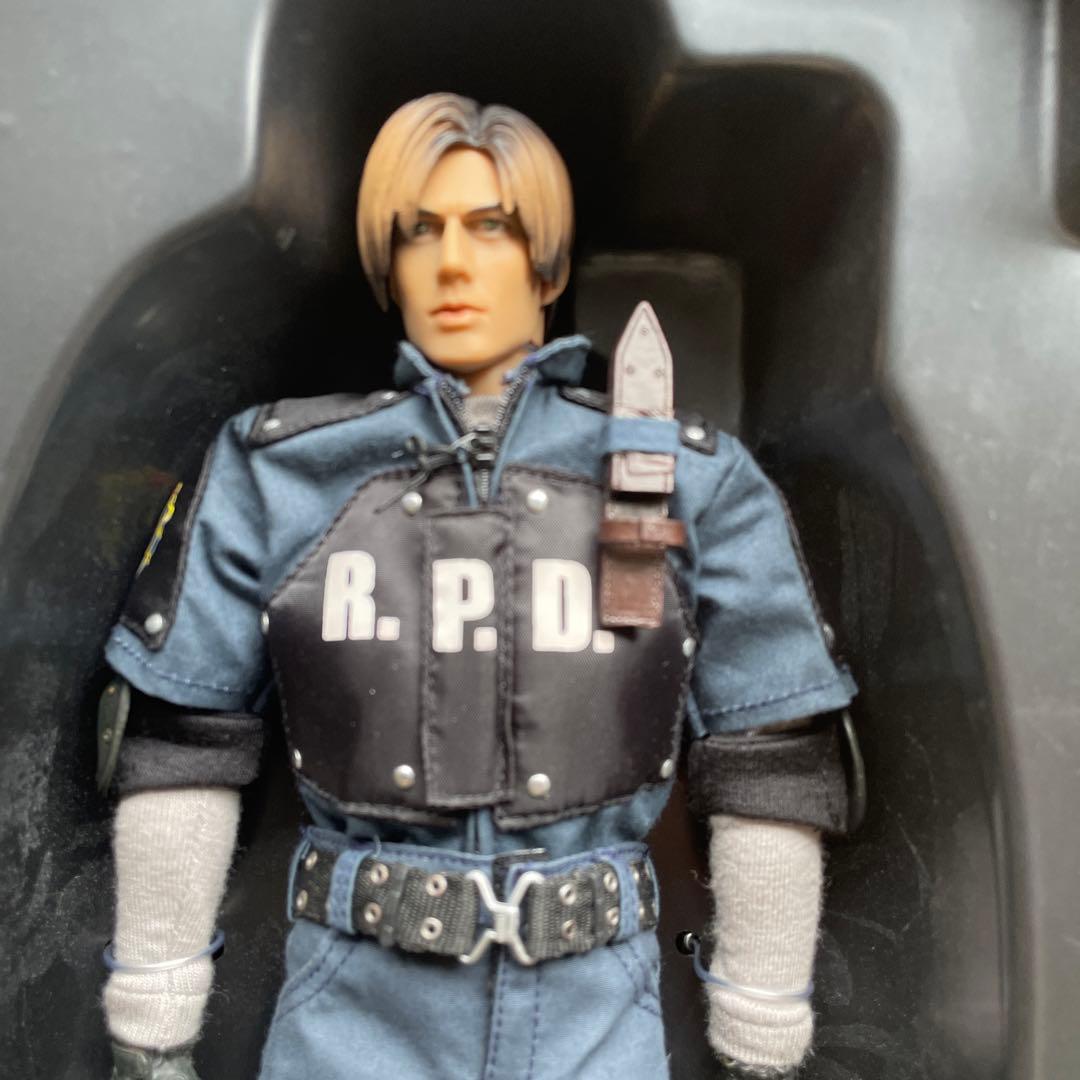 ホットトイズ　バイオハザード4 LEON S. KENNEDY