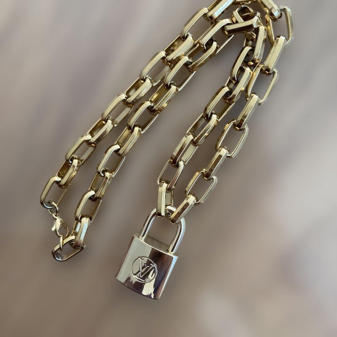 LOUISVUITTON 現行モデル南京錠　エッジカデナお探しの方に