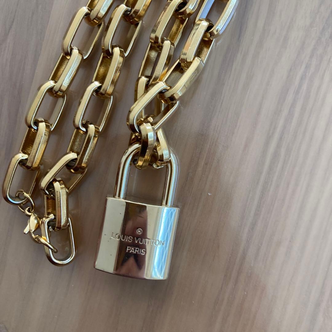 LOUISVUITTON 現行モデル南京錠　エッジカデナお探しの方に