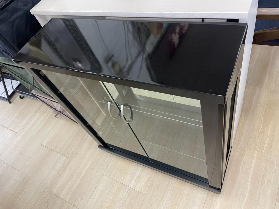 【完成品】　ショーケース　コレクションケース　ラック　棚　扉　飾り棚　ブラック
