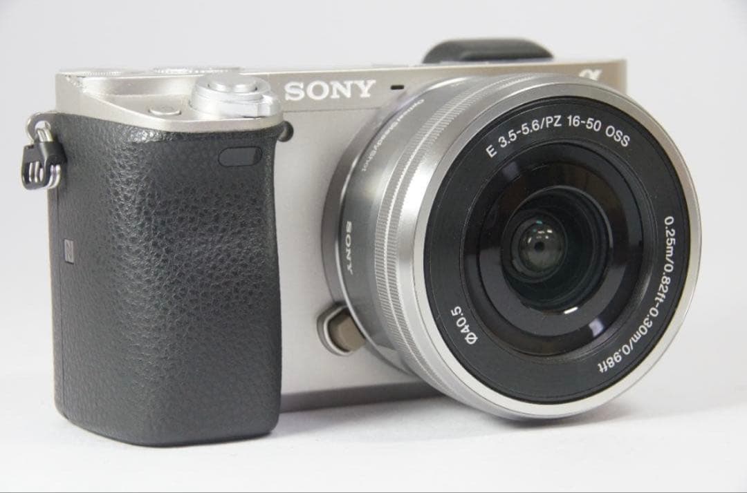 SONY a6000 ILCE-6000Lパワーズームレンズキット［シルバー］