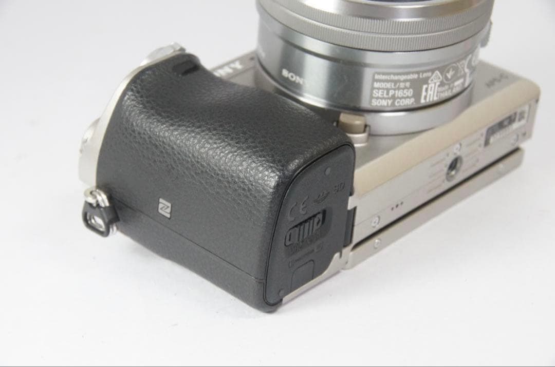 SONY a6000 ILCE-6000Lパワーズームレンズキット［シルバー］