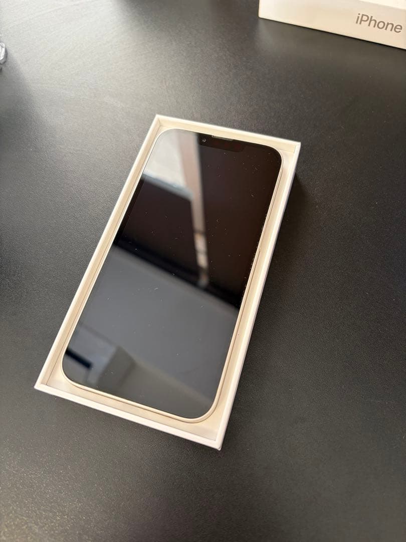 iPhone13 128GB ホワイト SIMフリー 美品 バッテリー74％