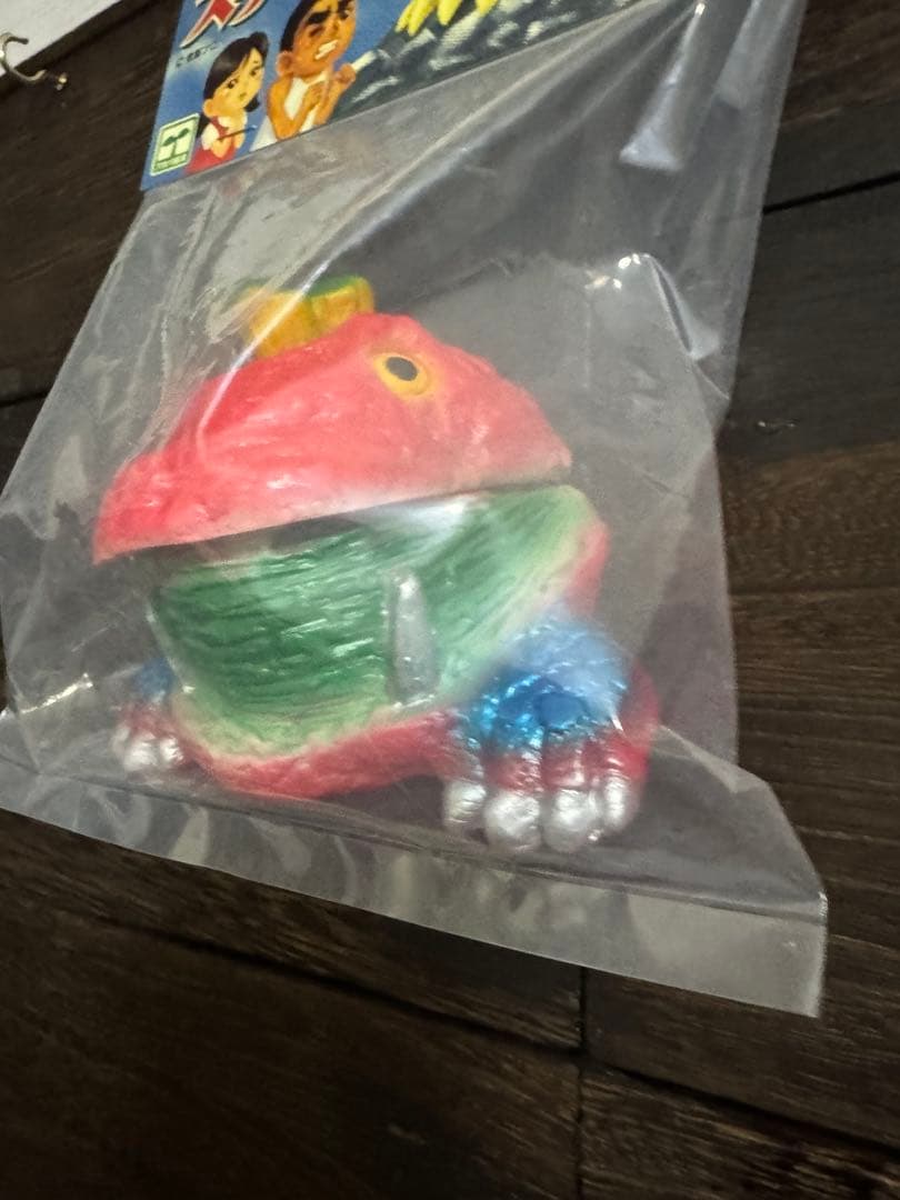 スワッコロンカラフル怪獣フィギュア