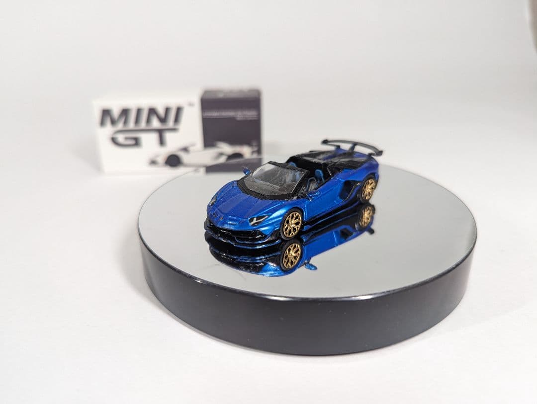 ミニカー minigt Lamborghini Aventador SVJ