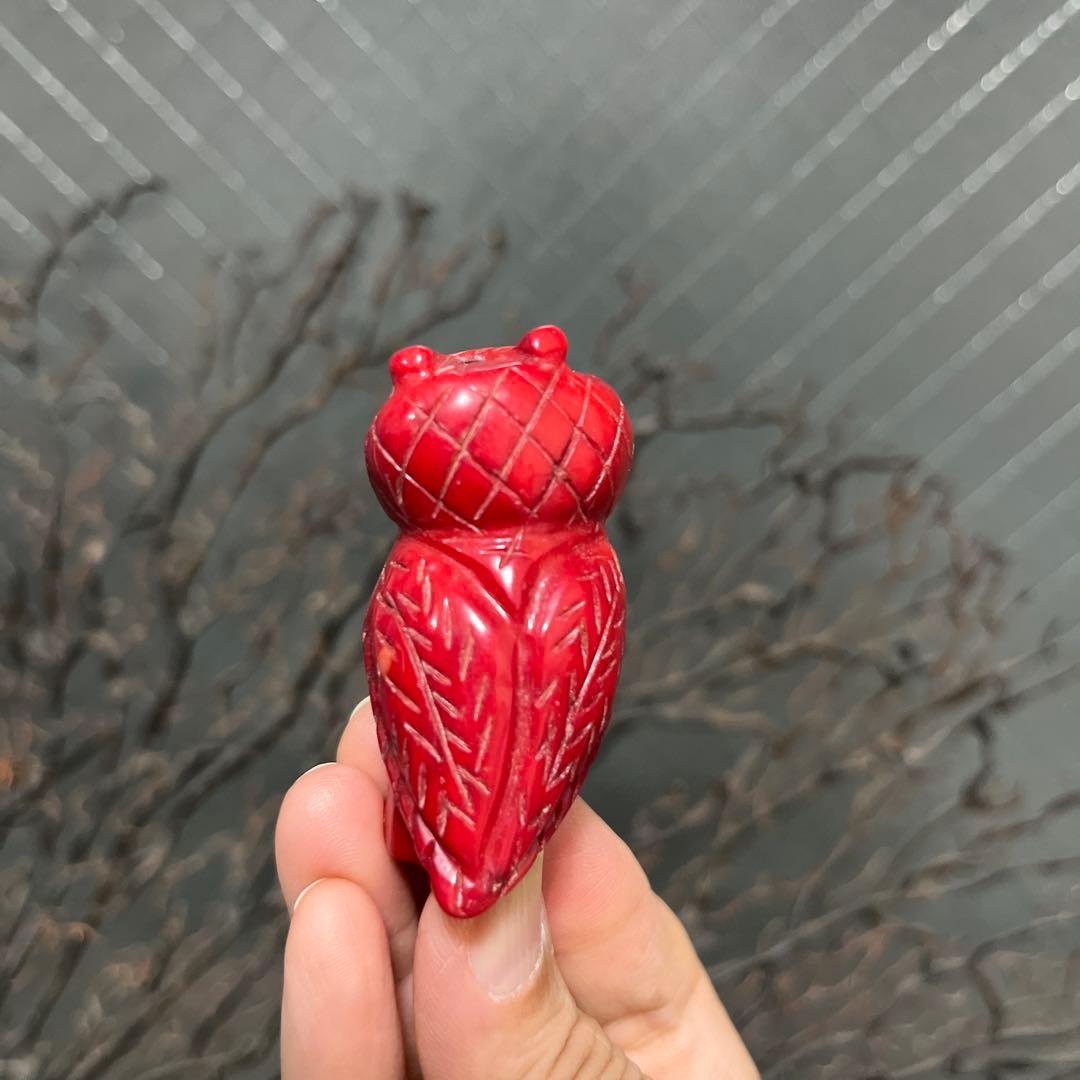 骨董　工芸細工　血赤珊瑚　山珊瑚　梟　フクロウ　モチーフ　根付　御守り