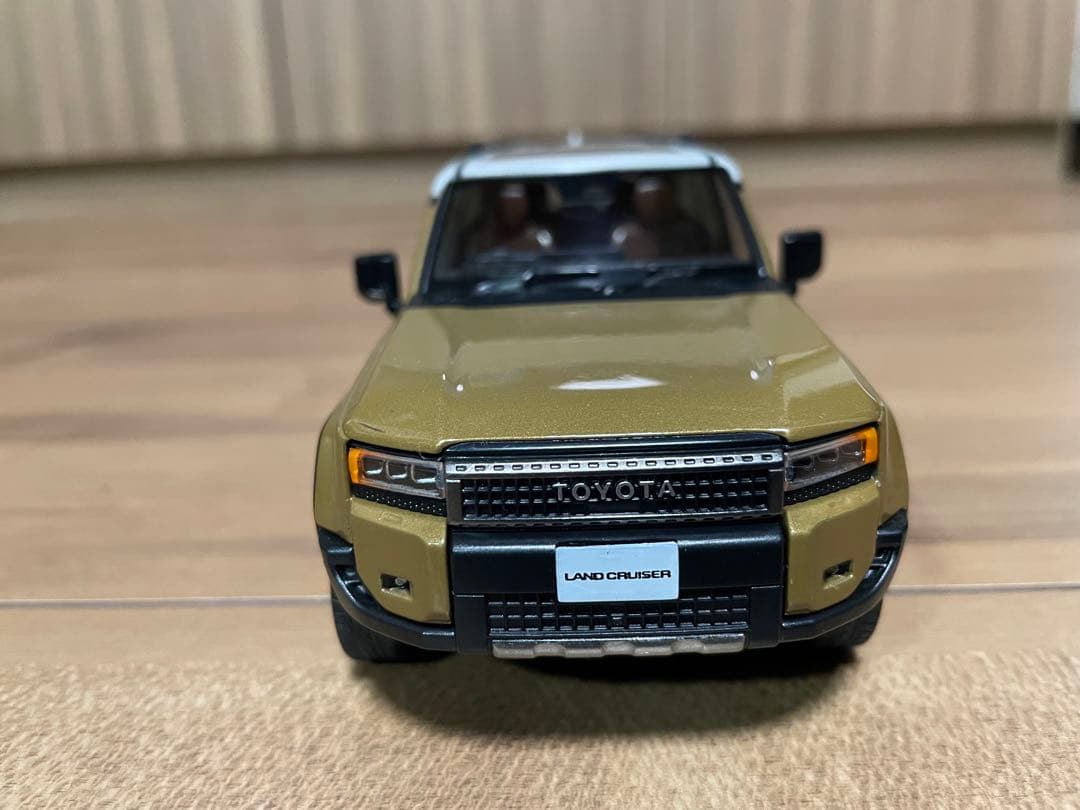 ランドクルーザー色見本1/30ミニカー