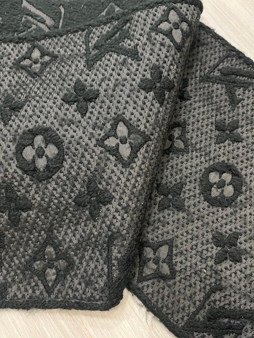 ルイヴィトンマフラー　ブラック