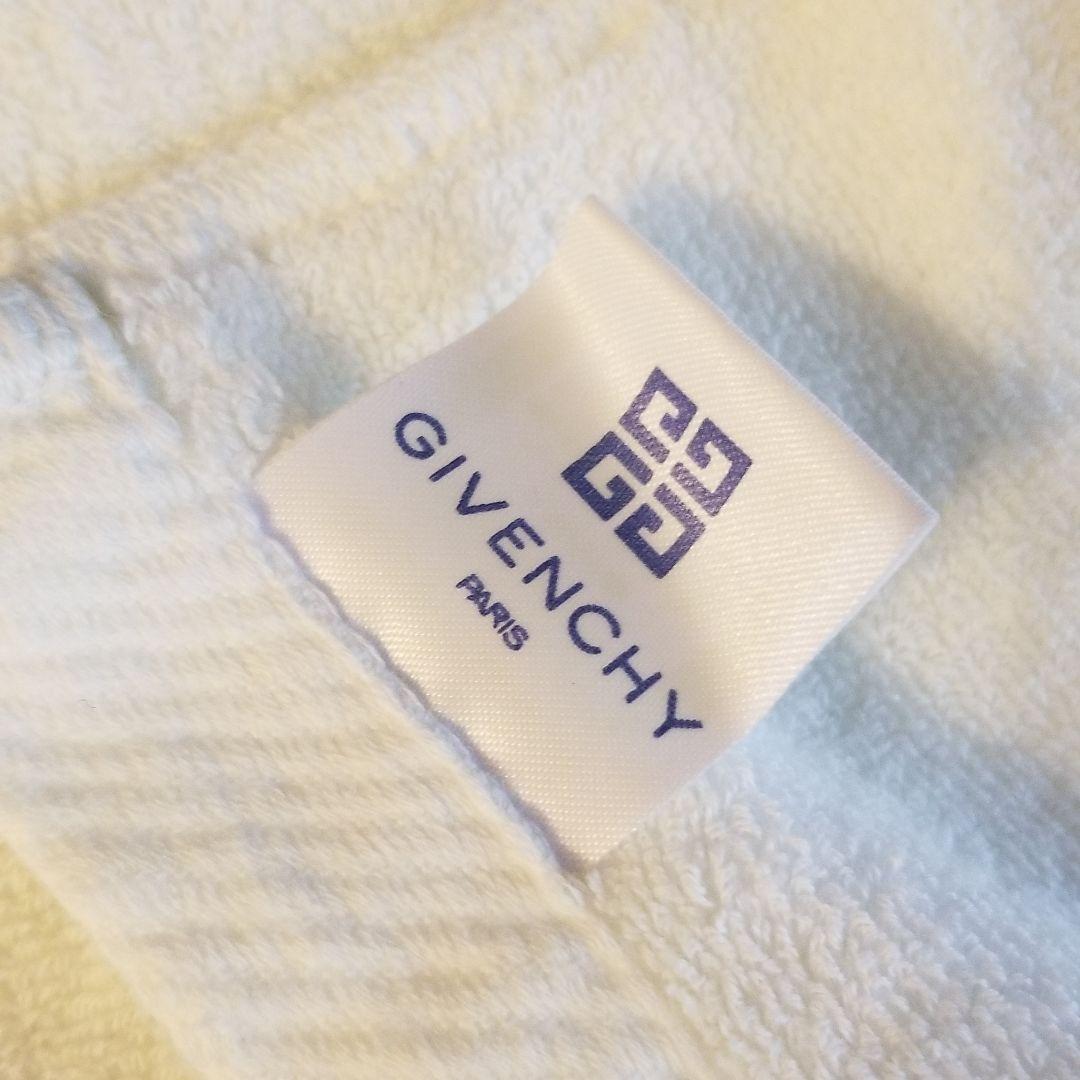 GIVENCHY大判バスタオル