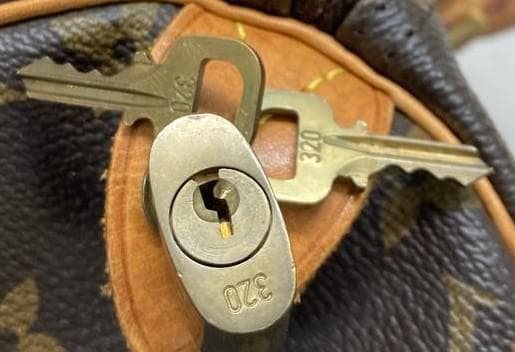 ♡美品♡カデナ付♡ ルイ・ ヴィトン モノグラム スピーディ30 M41526