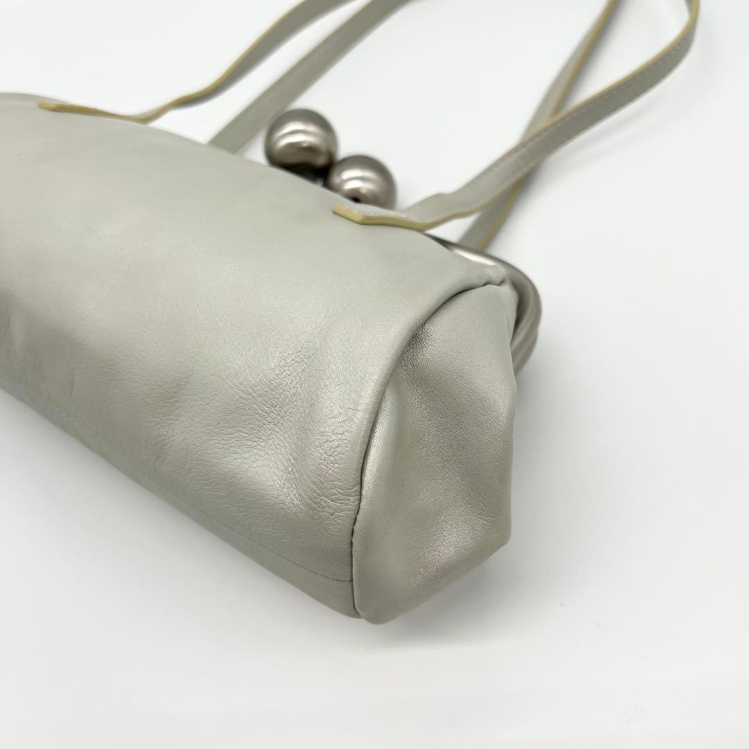 希少カラー✨kawa-kawa　ショルダーバッグ　がま口　レザー　ライトグレー