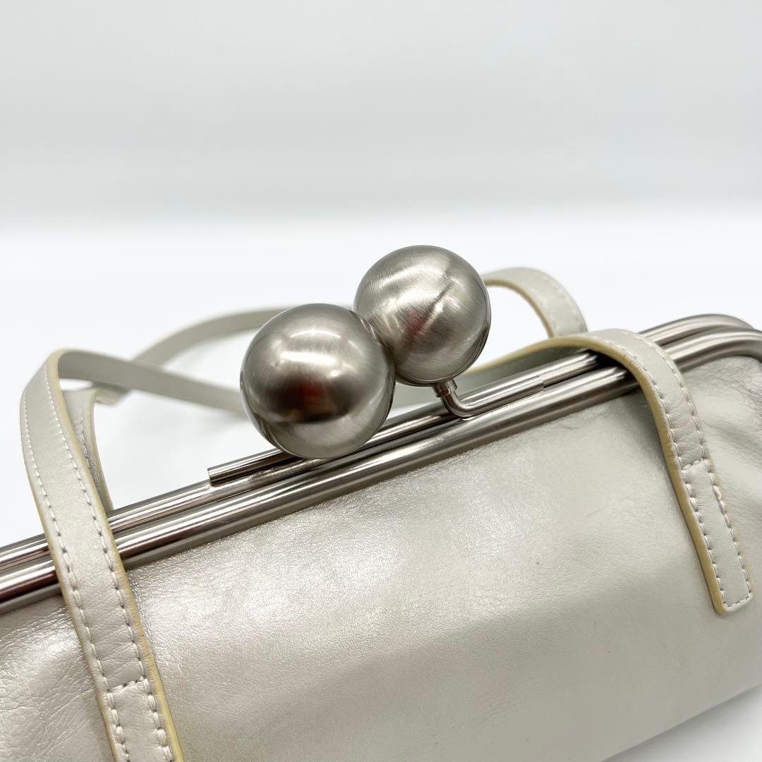 希少カラー✨kawa-kawa　ショルダーバッグ　がま口　レザー　ライトグレー