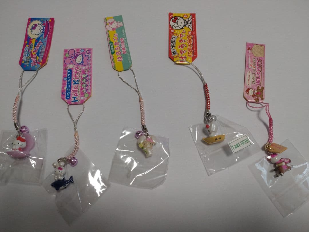 ご当地キティ　寝付け　ストラップ　キーホルダー　ほか 82点