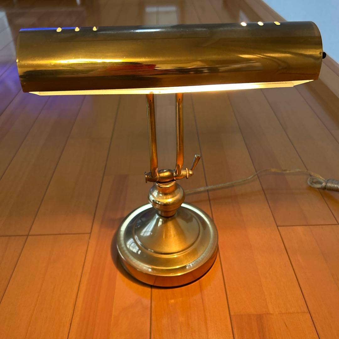 ゴールドメタルデスクライト