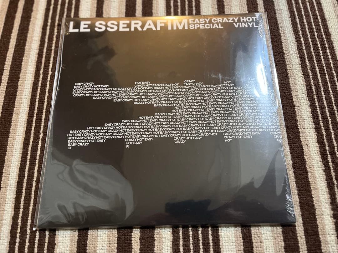 新品　輸入盤　LE SSERAFIM 「EASY CRAZY HOT」レコード