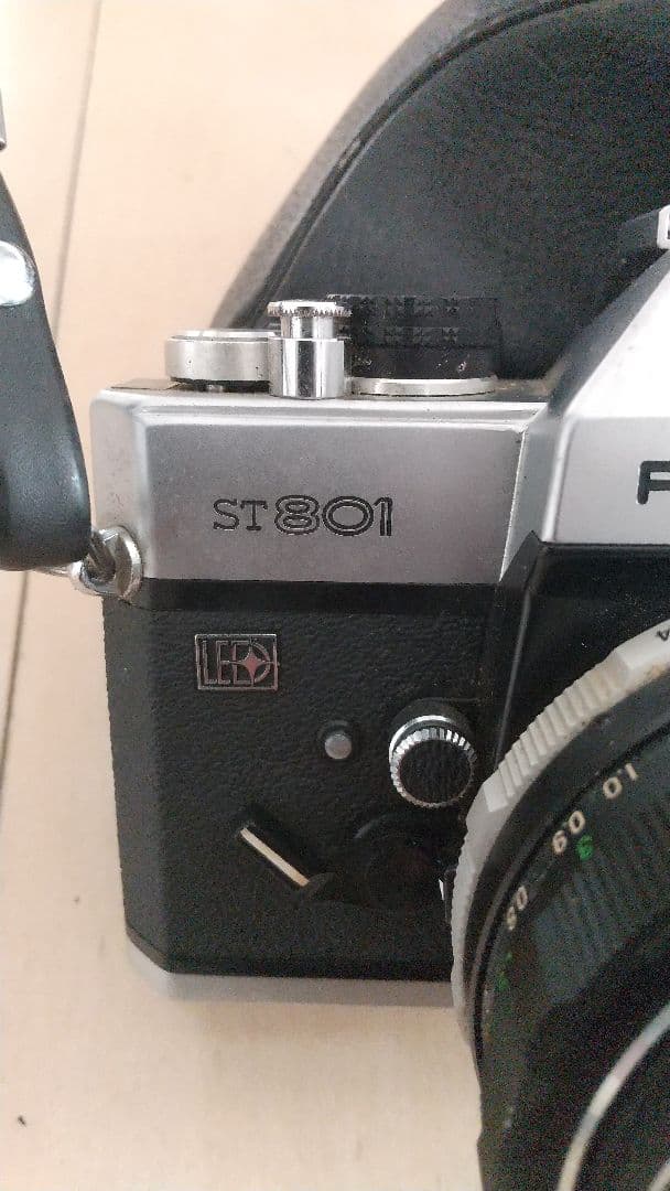 【人気品】 FUJICA ST801 レンズ付き ケース付き ジャンク品