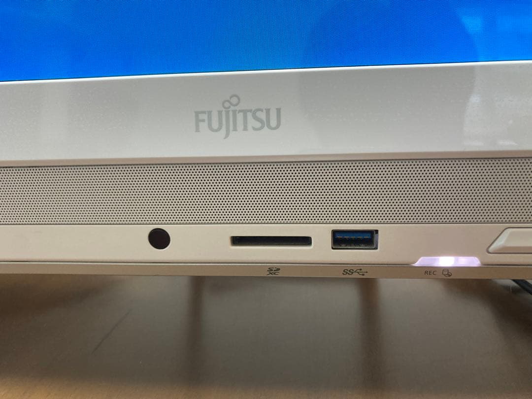 一体型パソコン　富士通FMV ESPRIMO FH53/YD