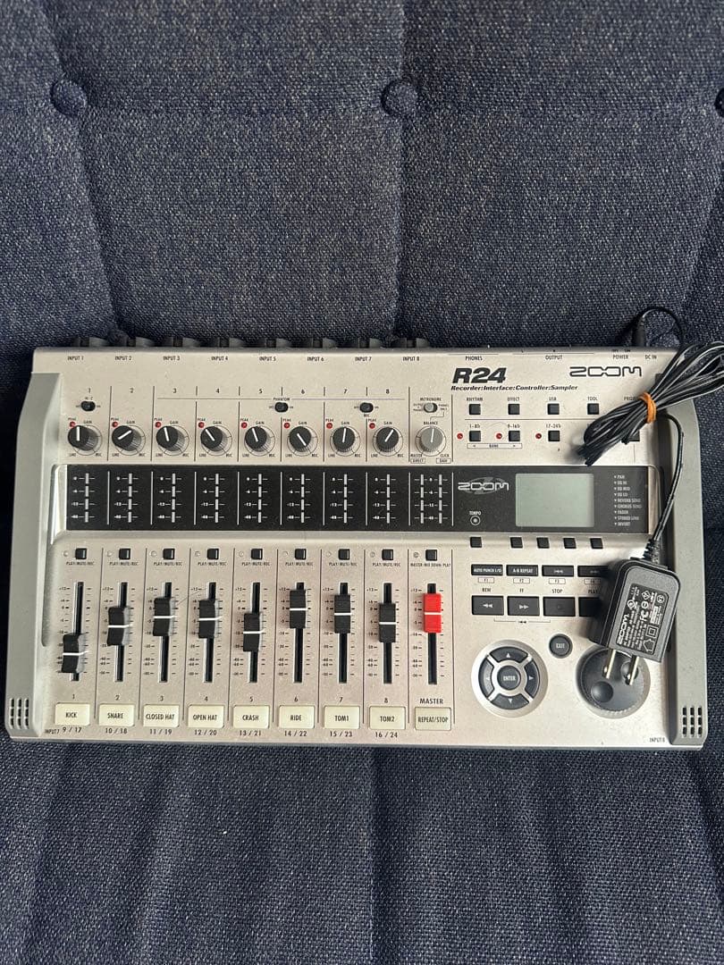 Zoom R24 デジタルミキサー
