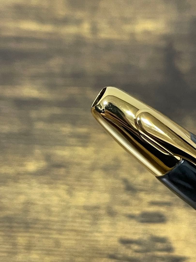 未使用　タグ付　ブラック　マーブル　18k F キャップレス　万年筆　パイロット