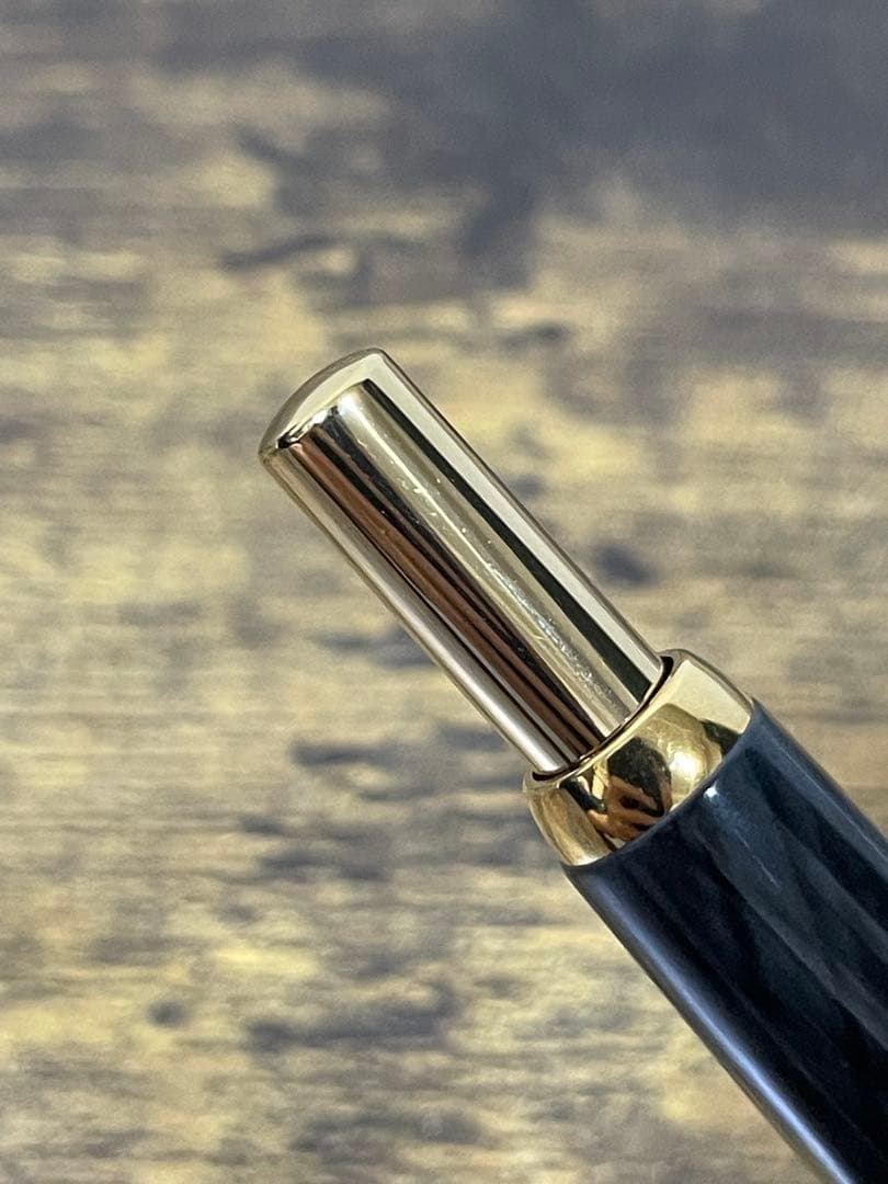 未使用　タグ付　ブラック　マーブル　18k F キャップレス　万年筆　パイロット