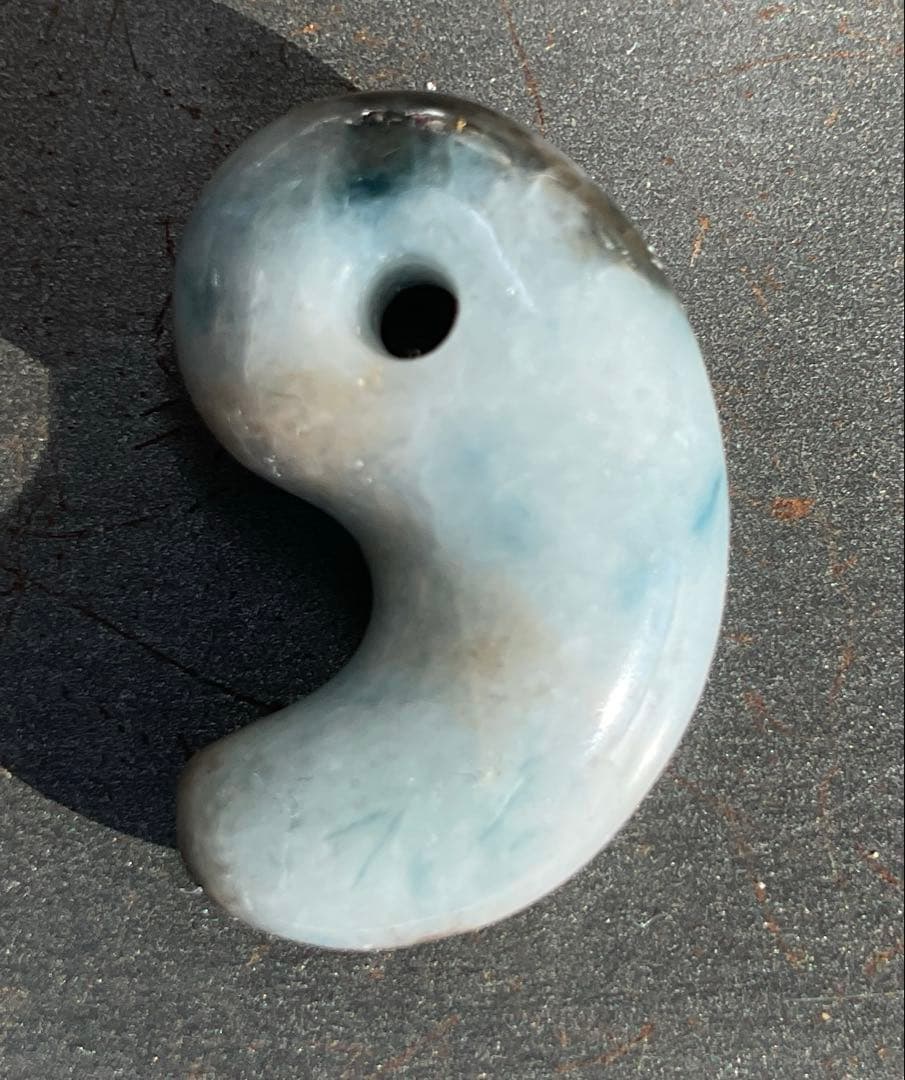 入りコン沢翡翠勾玉3g 糸魚川　ヒスイ　ひすい