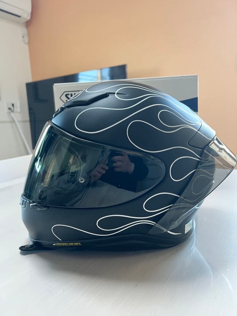 shoeiショウエイ Z7 Mサイズ　シェイキン　ピンスト　マットブラック