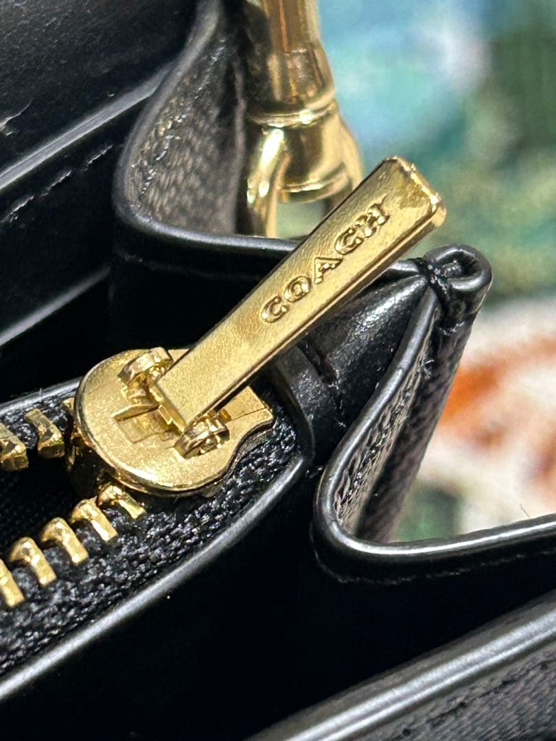 【美品】coach、コーチ、ブラックレザーキルティングゴールドショルダーバッグ