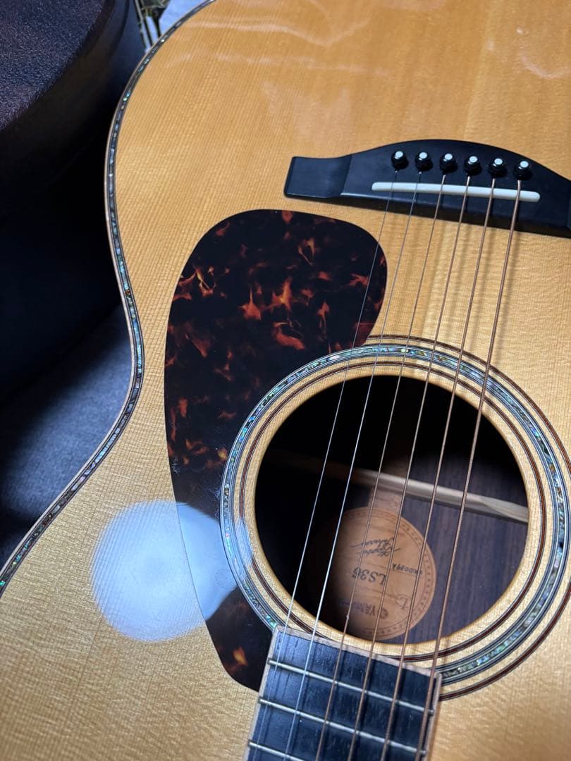 まみ。アコースティックギター ヤマハLS36 ハードケース付き
