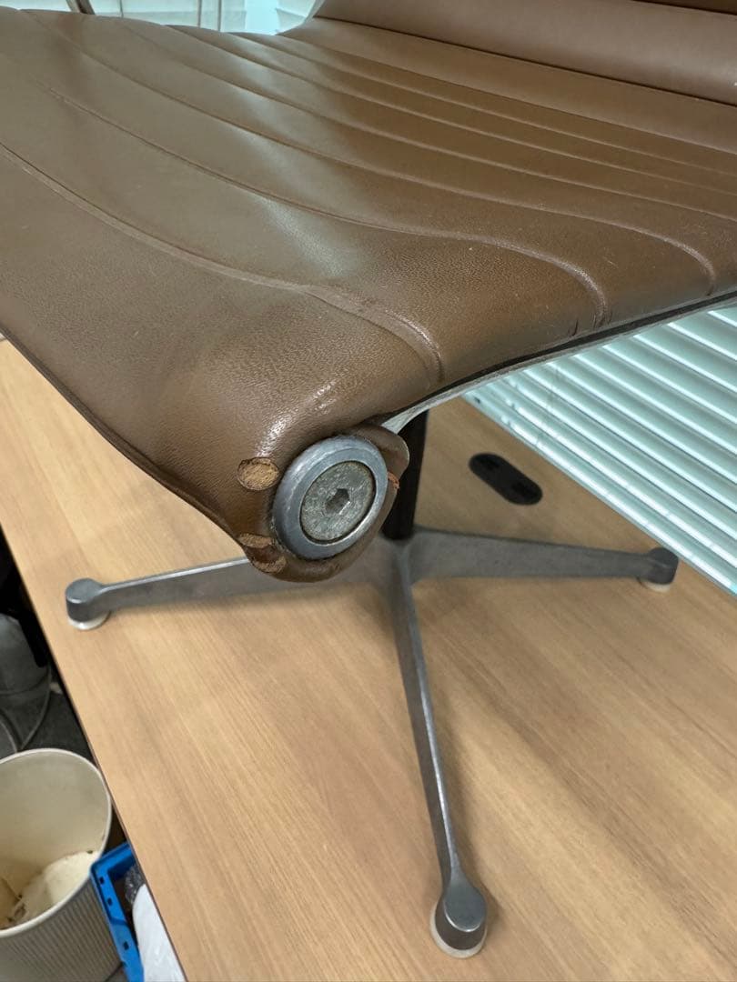 Herman Miller チェア　椅子　インテリア　ハーマンミラー