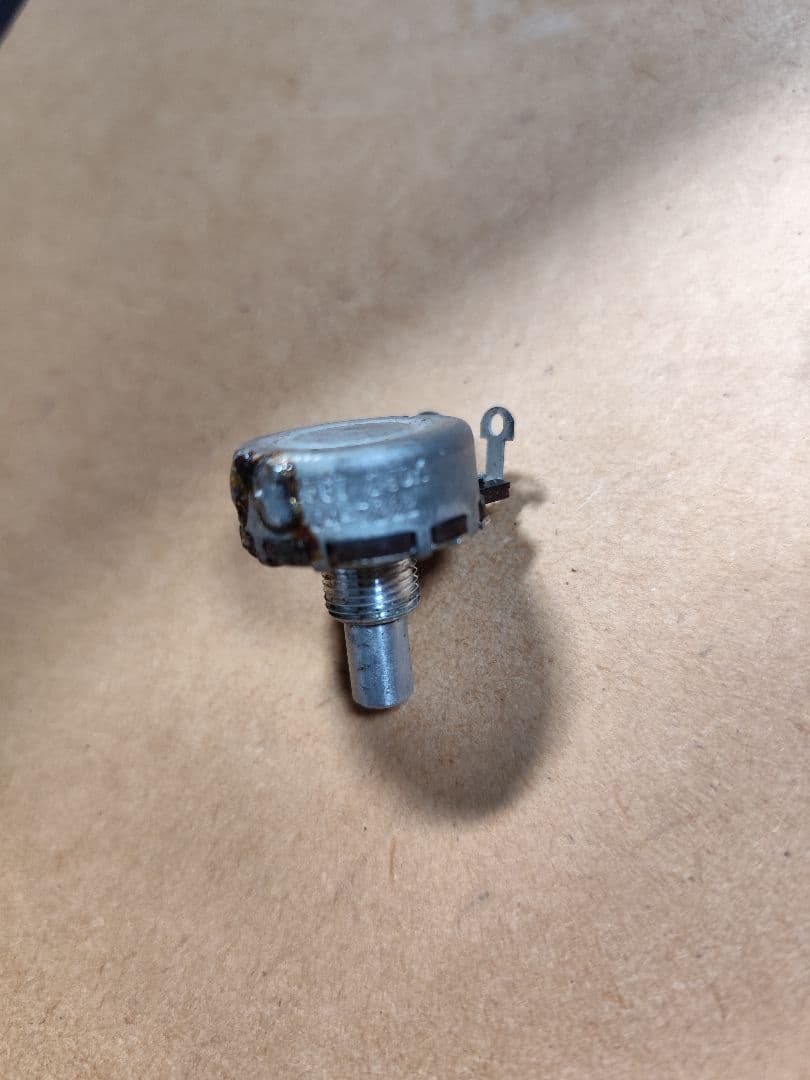 1972年　ビンテージフェンダーポット