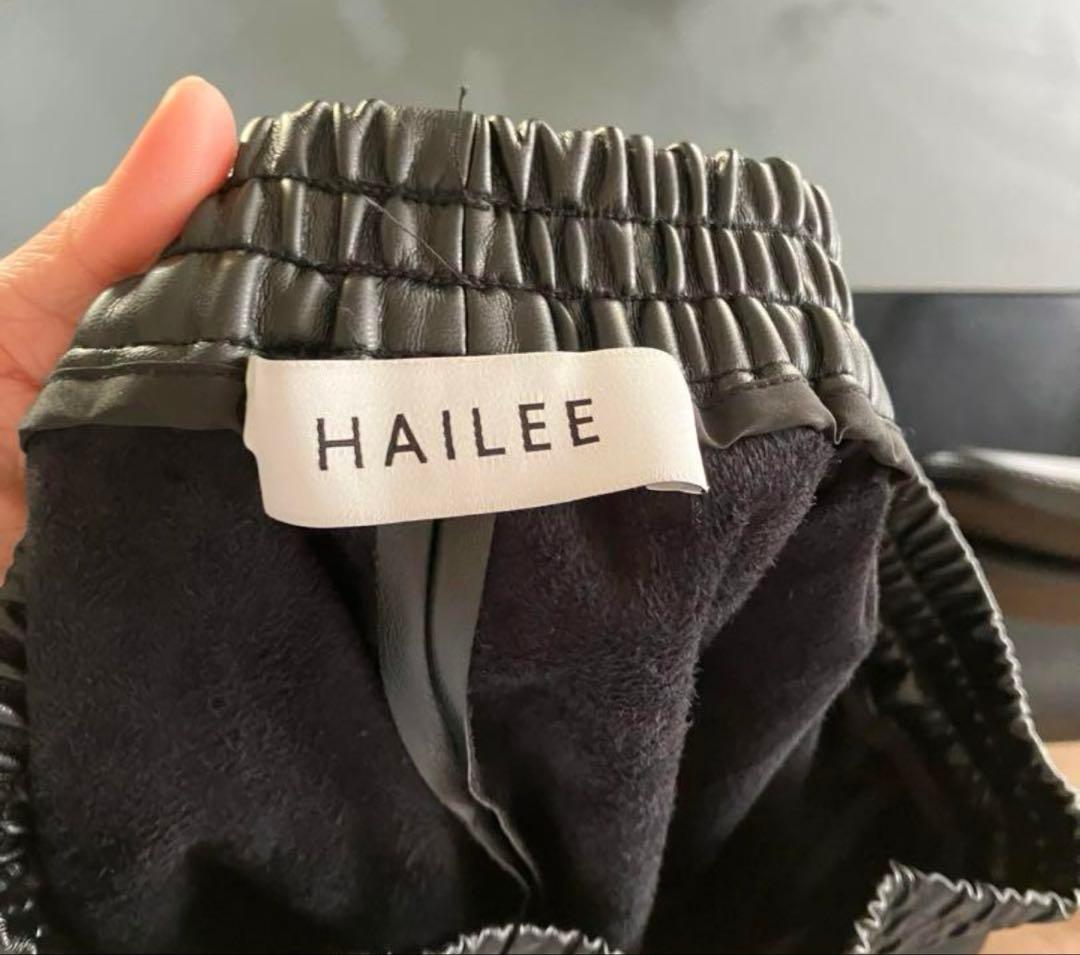 hailee レザー風パンツ　キュロット