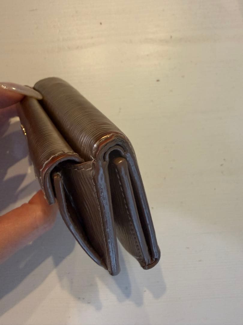 PRADA ゴールドレザー 三つ折り財布