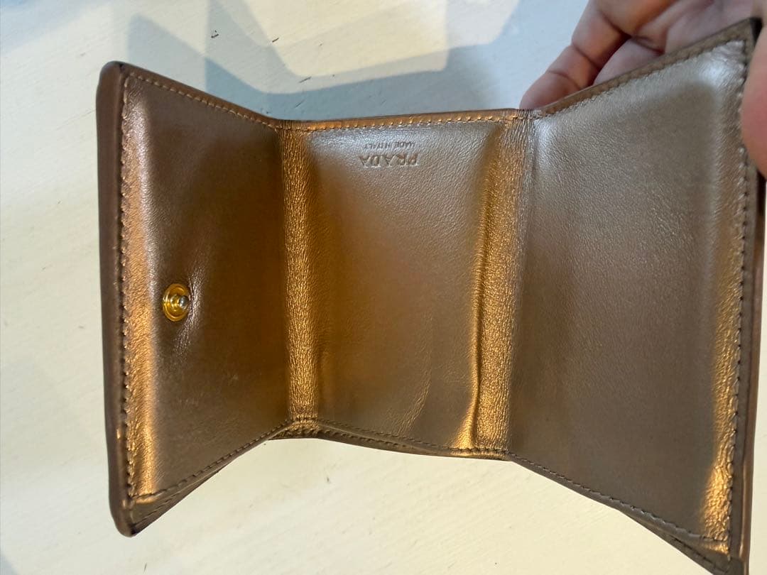 PRADA ゴールドレザー 三つ折り財布