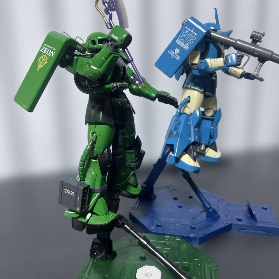 MG1/100ロバート・ギリアム専用ザクⅡと MG量産型ザクⅡの2体セット