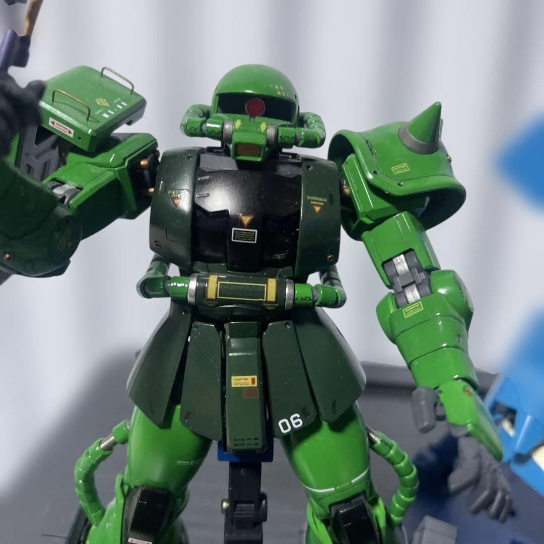 MG1/100ロバート・ギリアム専用ザクⅡと MG量産型ザクⅡの2体セット