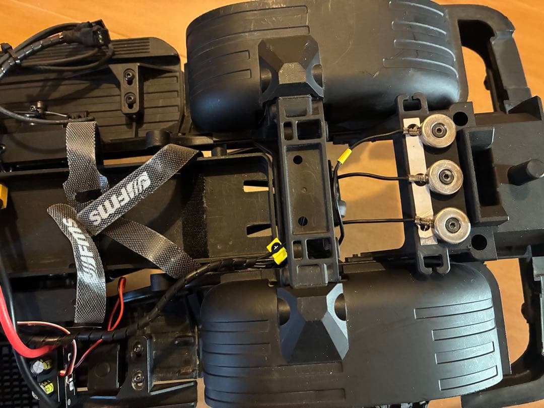 1/10 クローラー　ブラシレス　ラジコン　FMS トラクサス　アキシャル