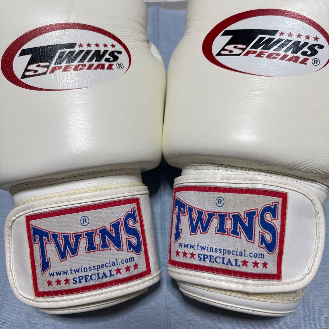 グローブ　16oz　TWINS スパーリンググローブ 【ホワイト】