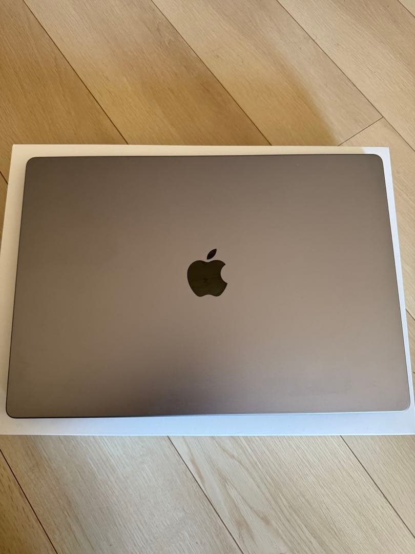 MacBook Pro 16インチ　32GB 1TB