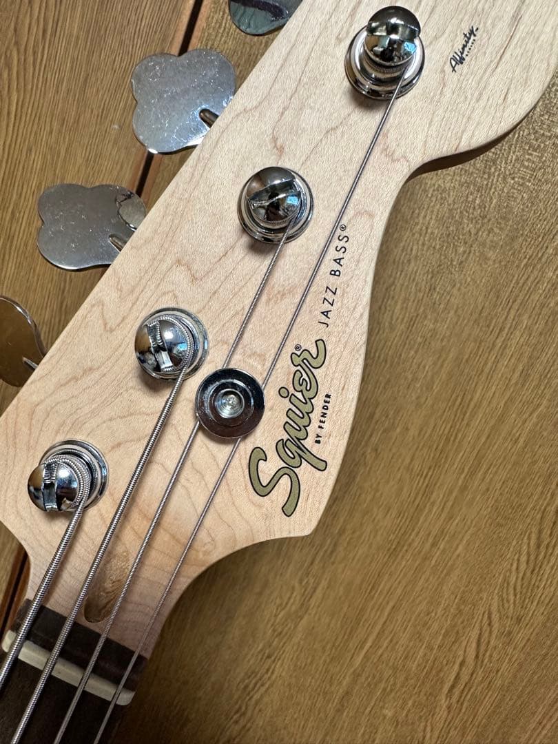 Squier ジャズベース Fender