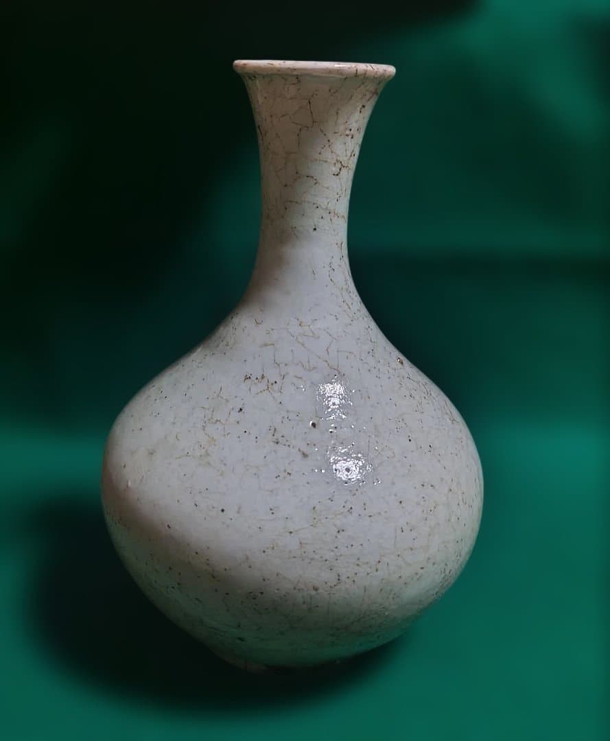白色陶器ボトル 中型　白磁　李朝