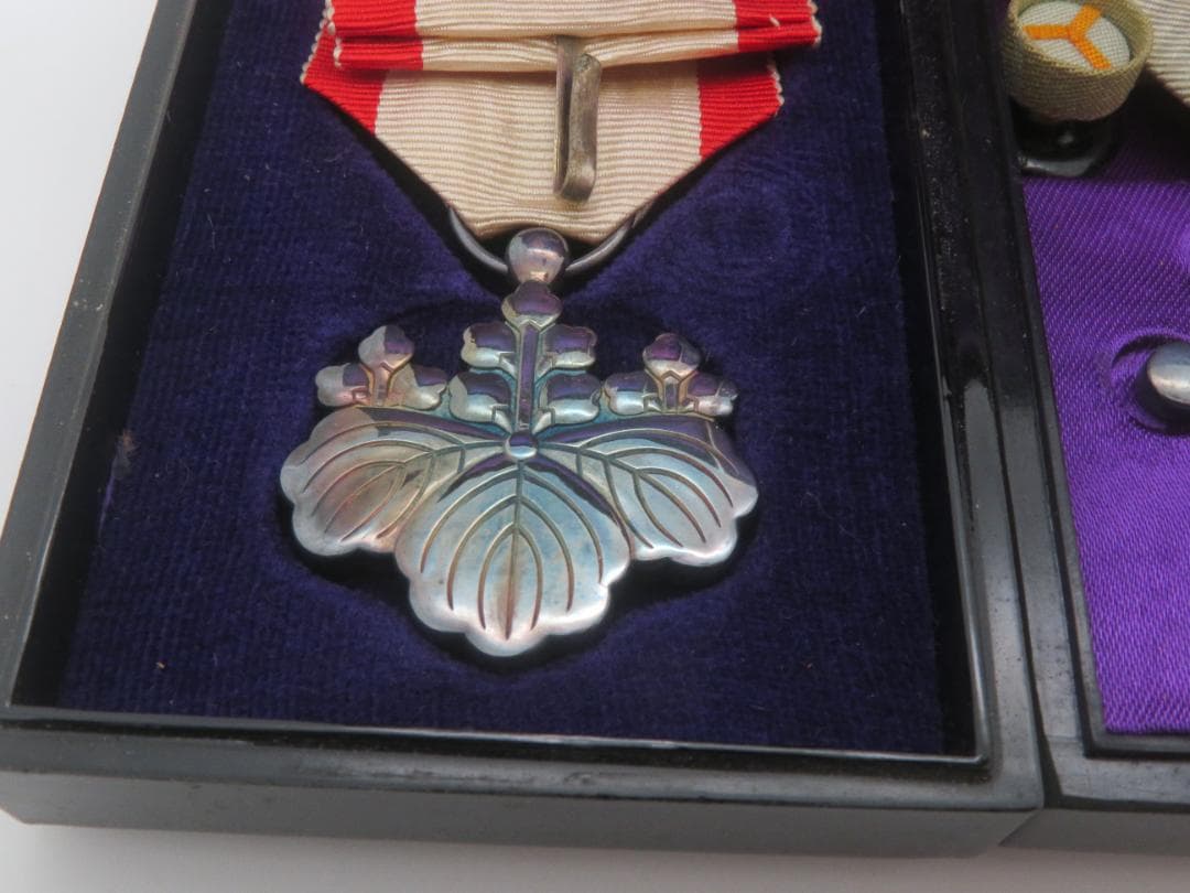 908、勲八等瑞宝章 　勲八等白色桐葉章　略章 勲章 記章　徽章メダルまとめ3点