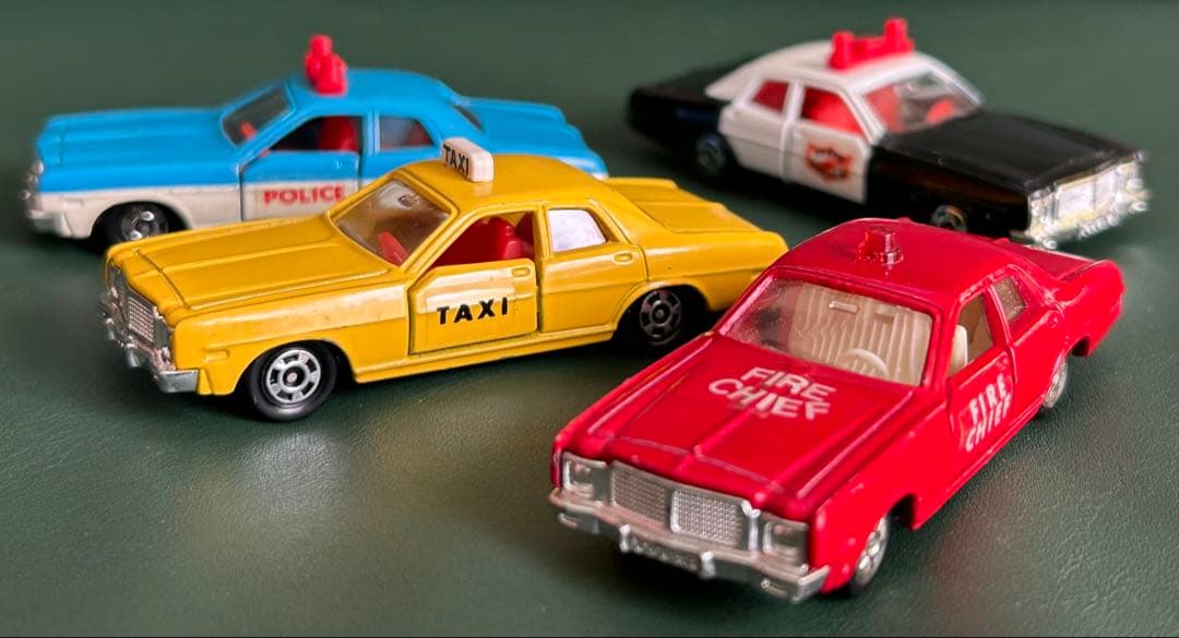 トミカ ダッジコロネットカスタム 4台セット