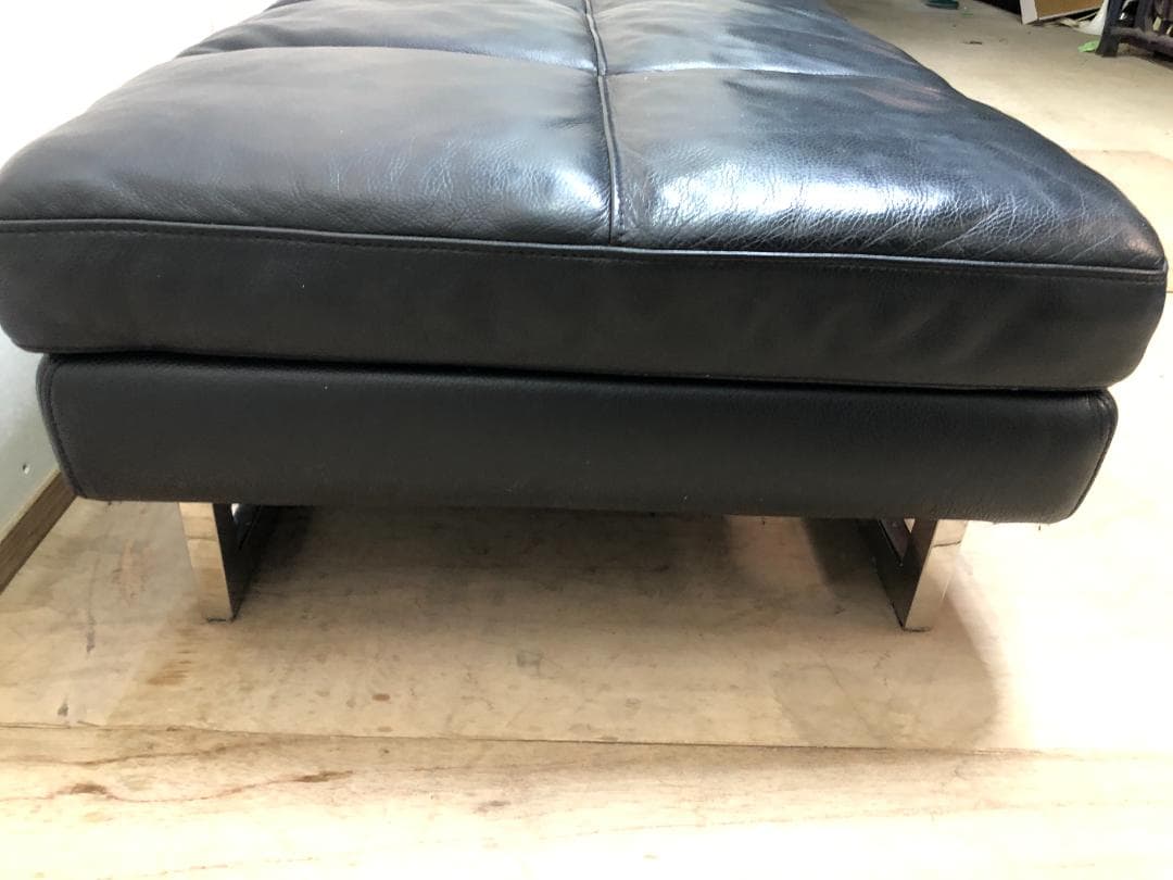 KELVIN GIORMANI 黒総革張り オットマン ブラック　75041-7