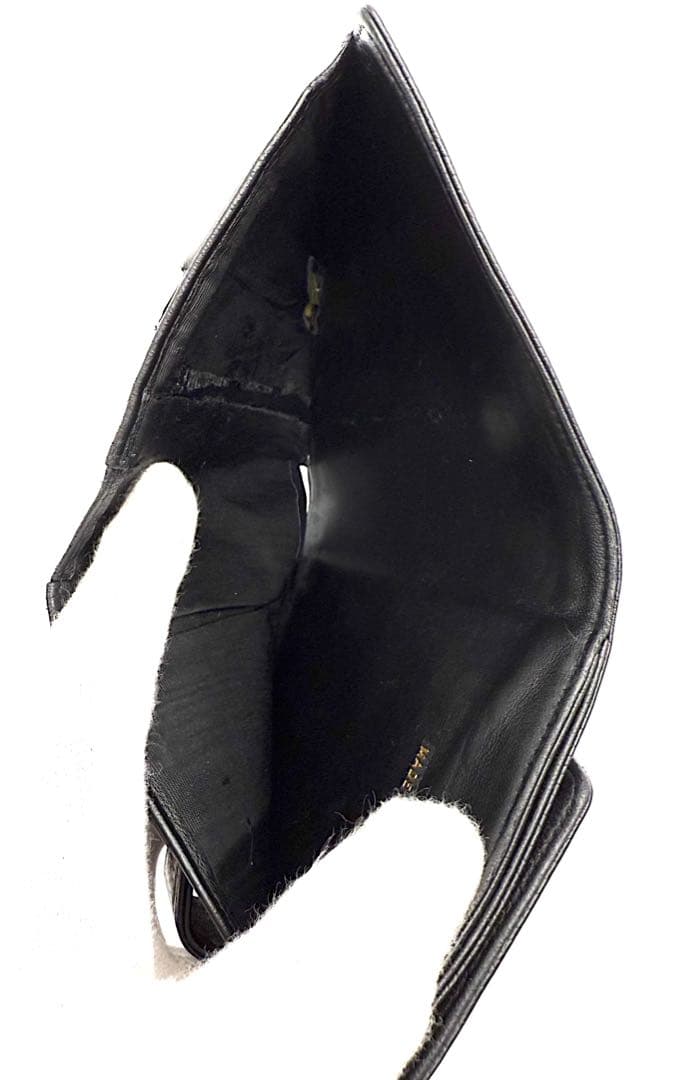 シャネルキャビアスキン ココマーク黒折り財布