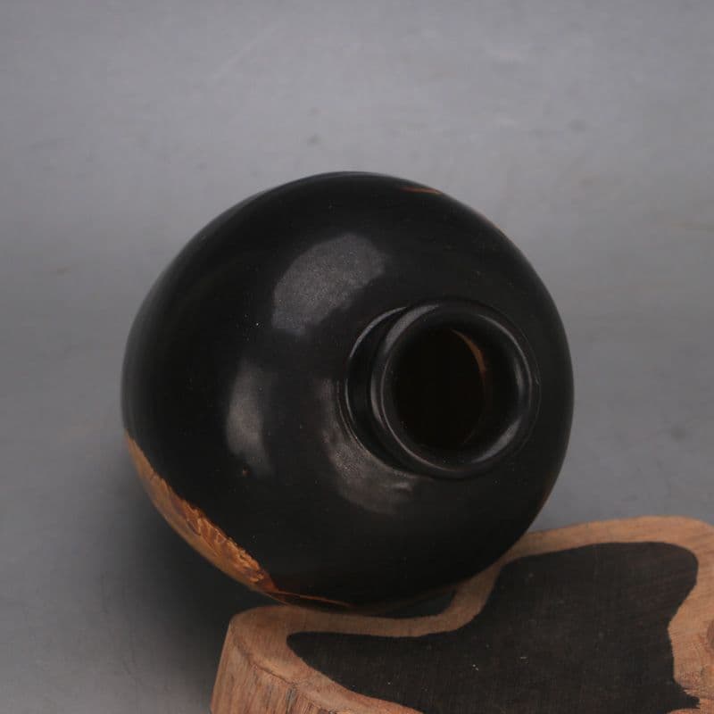 宋吉州窯黒釉葉子紋梅瓶  景徳鎮 陶磁器 装飾品 現代工芸品 美術品 置物