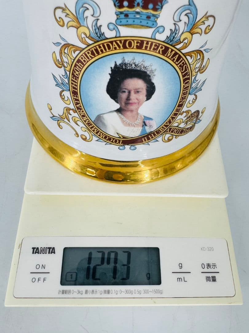 Bell's ウイスキー 　エリザベス女王生誕60周年記念デキャンタ