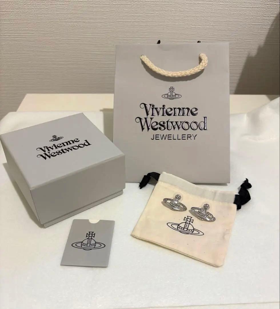 【極美品】Vivienne Westwood ピアス 星と惑星モチーフ