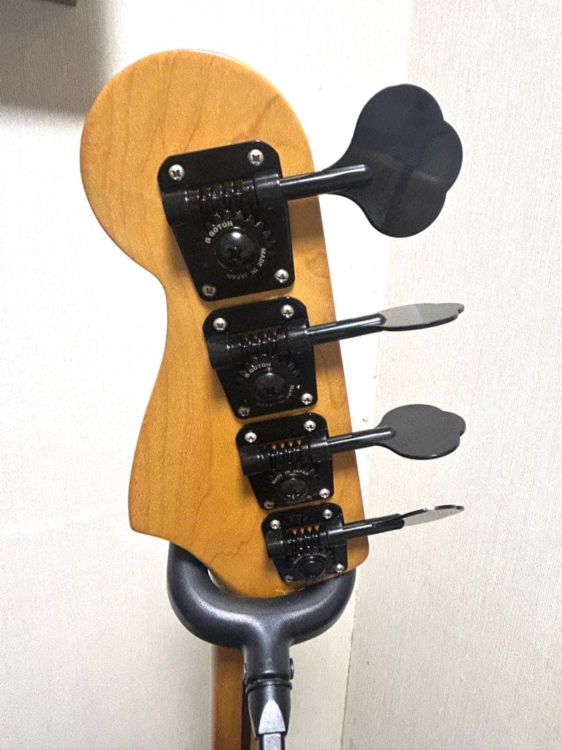 Fender Japan エレキベースギターPB-43. BLK