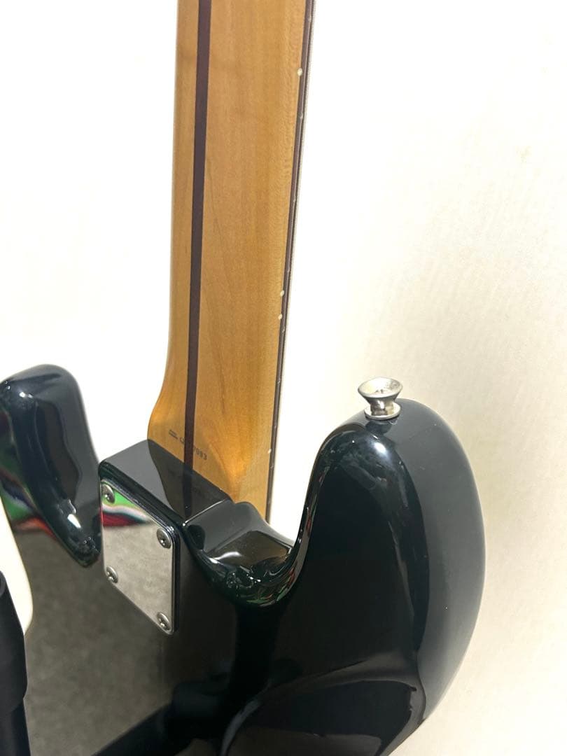 Fender Japan エレキベースギターPB-43. BLK