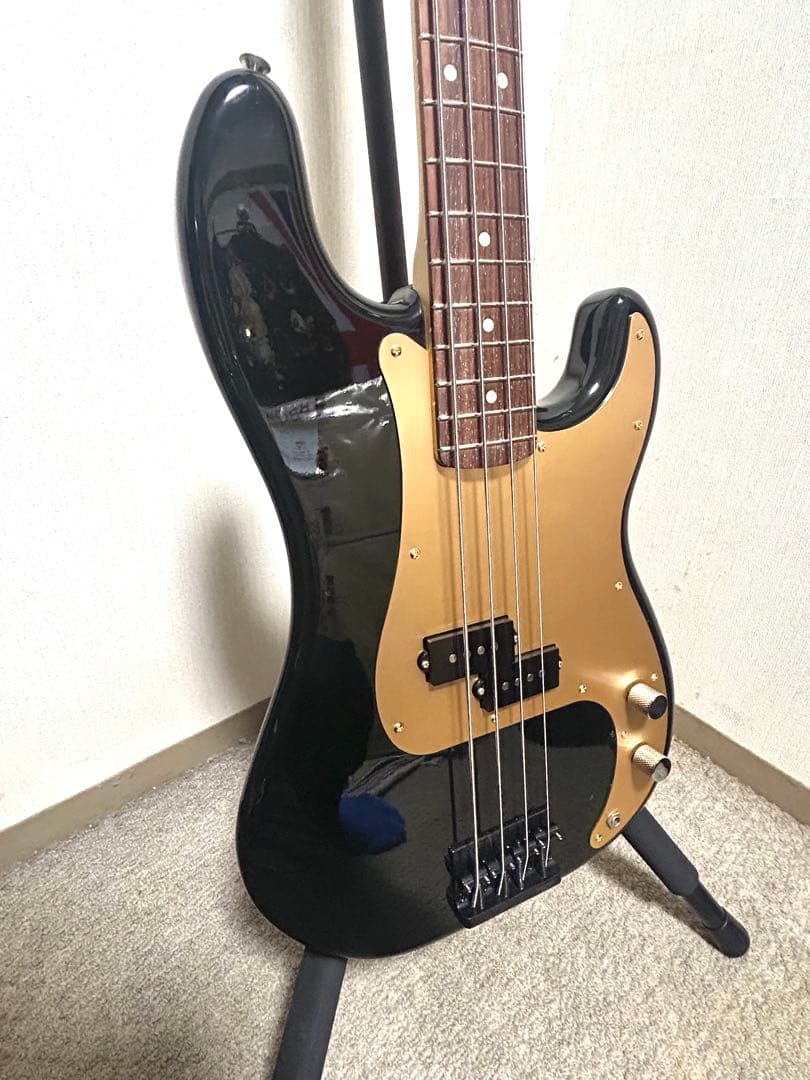 Fender Japan エレキベースギターPB-43. BLK